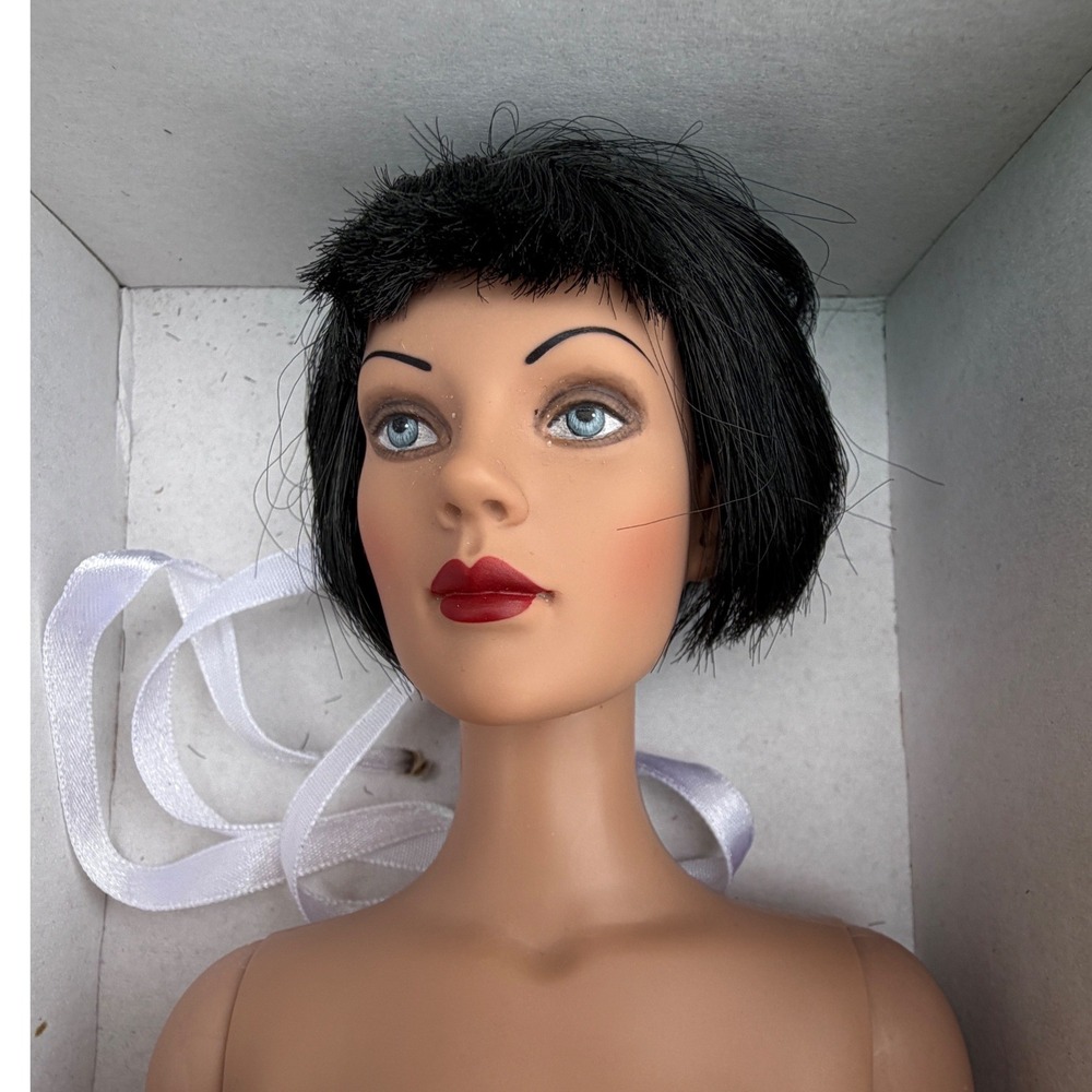 Tonner Chicago Movie Velma Kelly Court Room Doll CH1301 2003